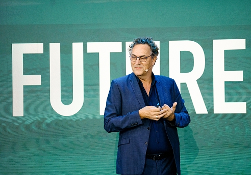 gerd-leonhard-booking-inqquiry-on-stage