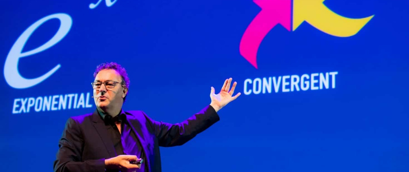 1422x600-Gerd-Leonhard-live-on-stage-health-and-care-day-2019