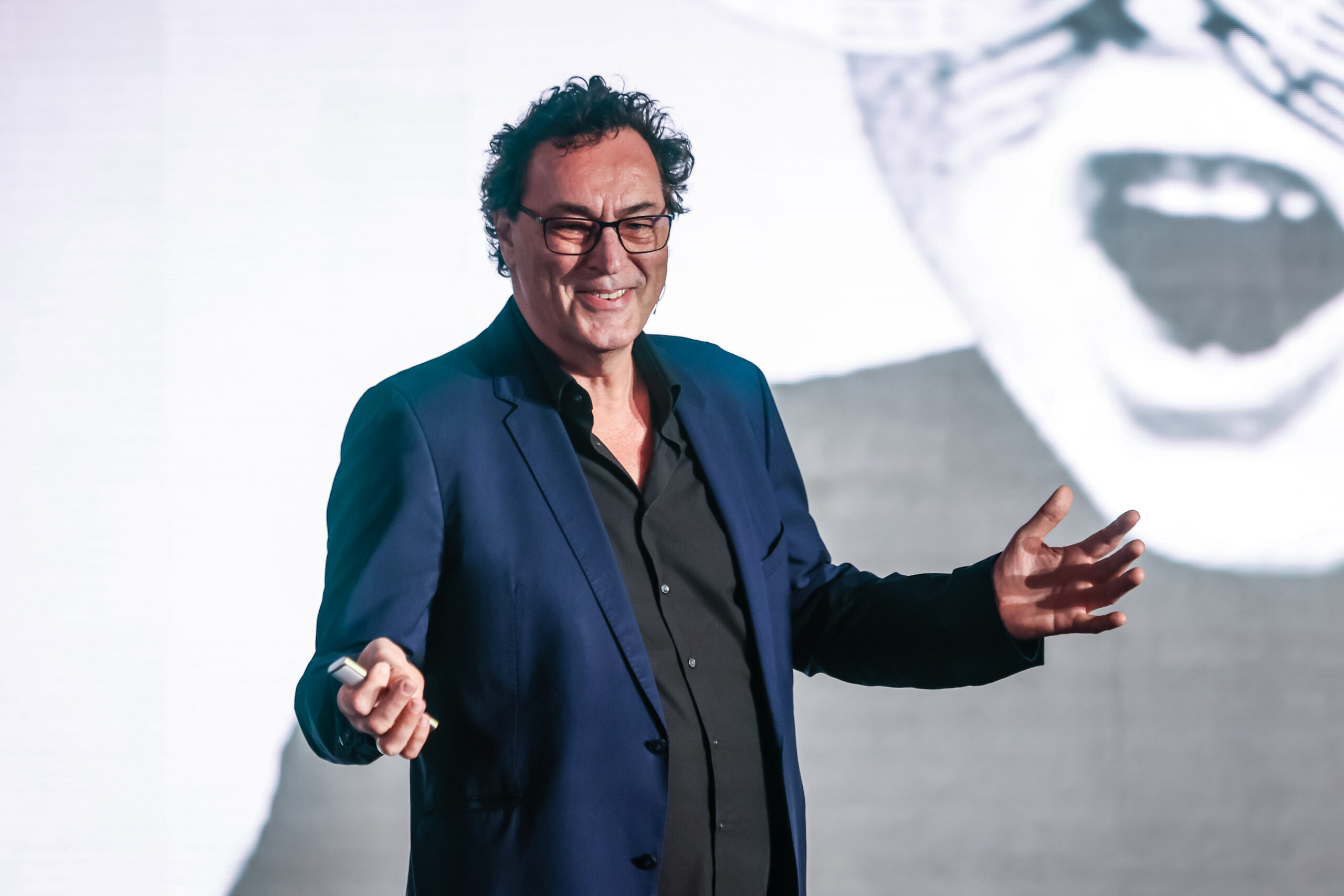 superkeynotes gerd on stage